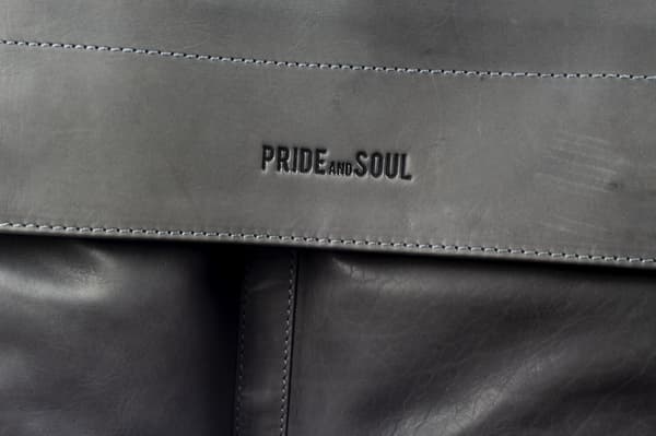 No Brand JU-47260 Briefcase Pride And Soul. DISTRIKT