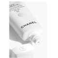 Miniatyrbilde 2 av 3: Solkrem Chanel UV Essentiel Spf 50 30 ml