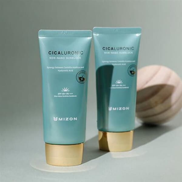 Fuktgivande solkräm SPF 50 Cicaluronic (Icke-nano solskydd) 50 ml