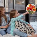 Pikkukuva 3 / 6: Bomclap California Poppy Forest -aurinkokeräin – lasimaalausikkunakoriste, käsintehty seinäkoriste punaisilla unikonkukilla