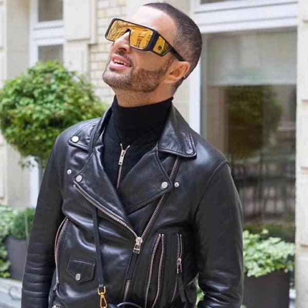 Unique black sunglasses with 4 glasses of UV400