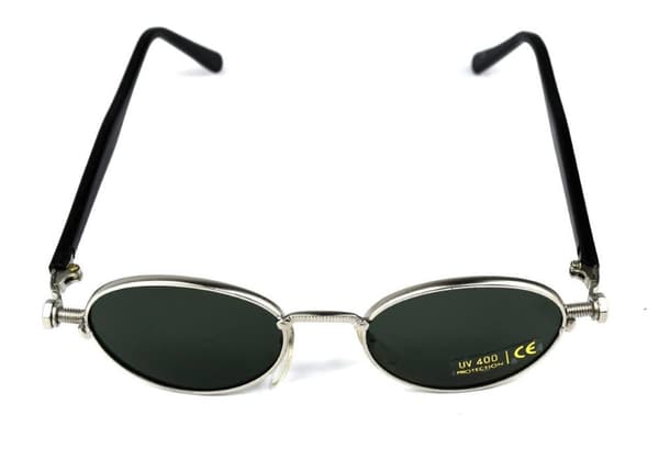Sunglasses in Silver with nut on the sides