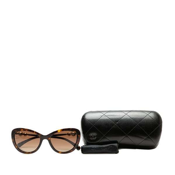 Pre-owned Chanel CC Pearl Cat Eye Polarized Sunglasses Brown