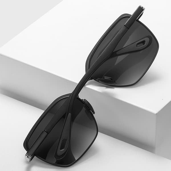 INF Stilfulde solbriller - A766 Gunmetal stel med grå linser