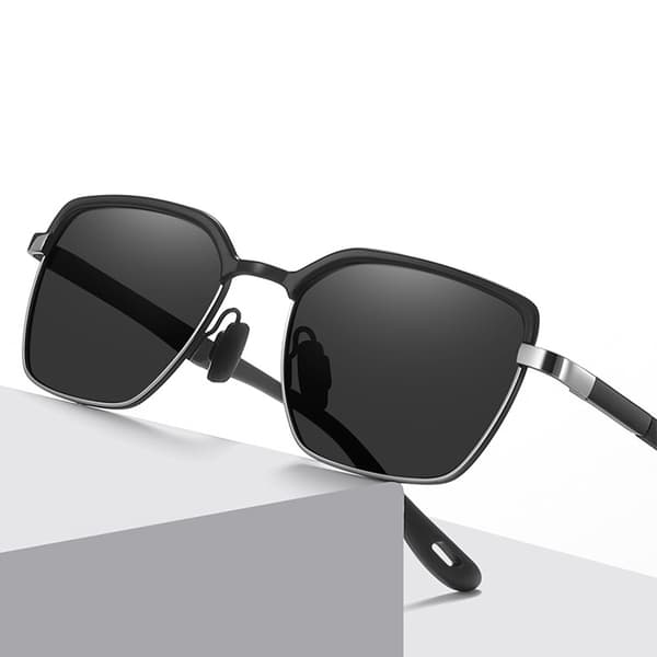 INF Stilfulde solbriller - A766 Gunmetal stel med grå linser