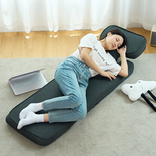 Ergonomisk gulvstol med stålramme og blød polstring