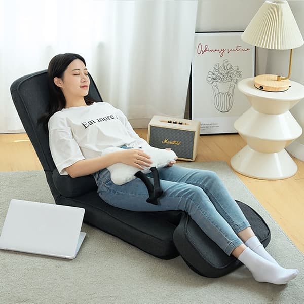 Ergonomisk gulvstol med stålramme og blød polstring