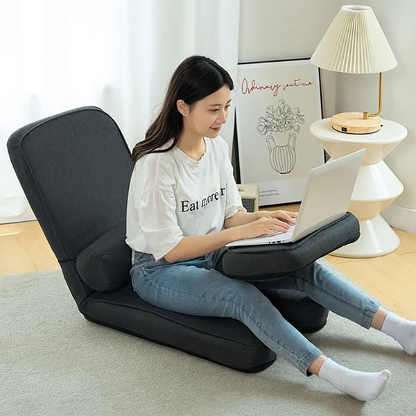 Ergonomisk gulvstol med stålramme og blød polstring