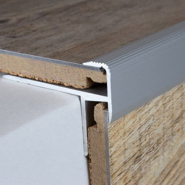 Trappsteg för Anodiserad Aluminium Silver L 10 mm H 8.5 mm Genomborrad 1 st