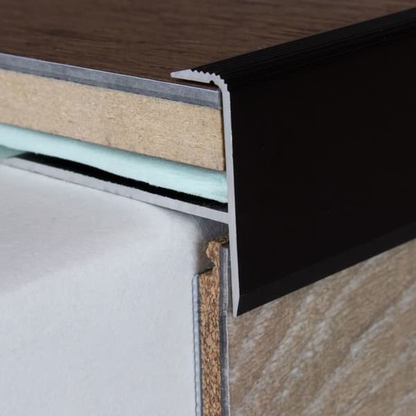 Nez av aluminium anodiser mörkbrons l 44 mm H 15.3 mm Genomgående 1 st L 1000 mm