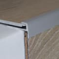 Miniatyrbild 3 av 5: Anodiserad alu stoppprofil Silver l 28 mm H 5 mm Genomborrad Ytprofil L 2700 mm