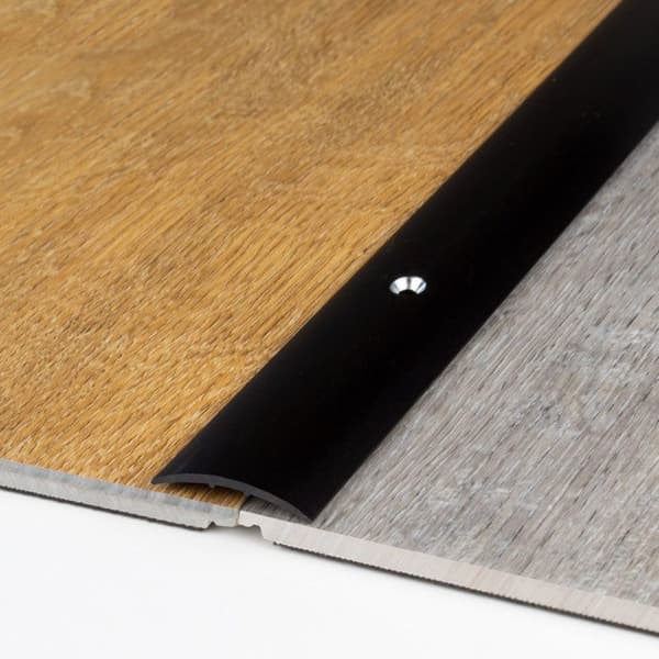 Tröskellist Alu anodiserad Svart L 28 mm H 1.5 mm Lång 1000mm Genomborrad
