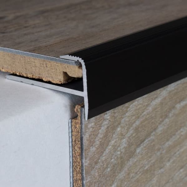 Nez av trappor Anodiserad aluminium Mörkbrons l 10 mm H 8.5 mm Genomborrad 1 st L 2700 mm