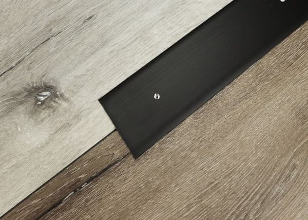 Tröskelprofil Anodiserad Aluminium Mörkbrons L 80 mm H 3.5 mm Längd 2700 mm Förborrad