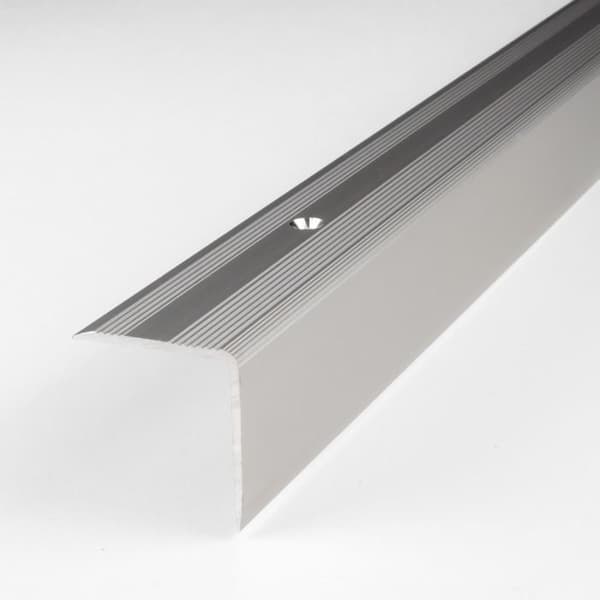 Aluminium silver stegmössa L 30 mm H 32 mm Längd 1000 mm Skruvmontering 1 styck