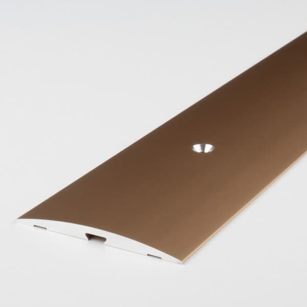 Aluminiumtröskel i anodiserad ljusbrons L 50 mm H 4 mm Längd 2700 mm Förborrad