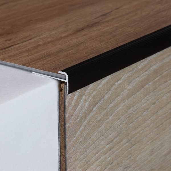 Profil av stängsling i anodiserad mörkbrons aluminium l 25 mm H 3 mm med hål L 1000 mm