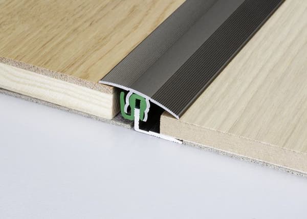 PROVISTON Profi är en övergångspropp för parkett 38 mm Kompensation H 7 - 18 mm 2700 mm Profi i aluminium Ek c ai...