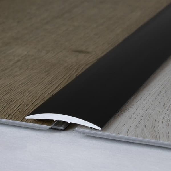 Profil för övergångsrail 37 mm typ 07 anodiserad aluminium guld-900- självhäftande