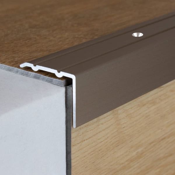 Cornière 10 x 24,5 x 800 mm Typ 88 89 Anodiserad aluminium i guld med hål