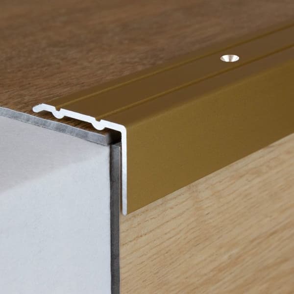 Cornière 10 x 24,5 x 800 mm Typ 88 89 Anodiserad aluminium i guld med hål