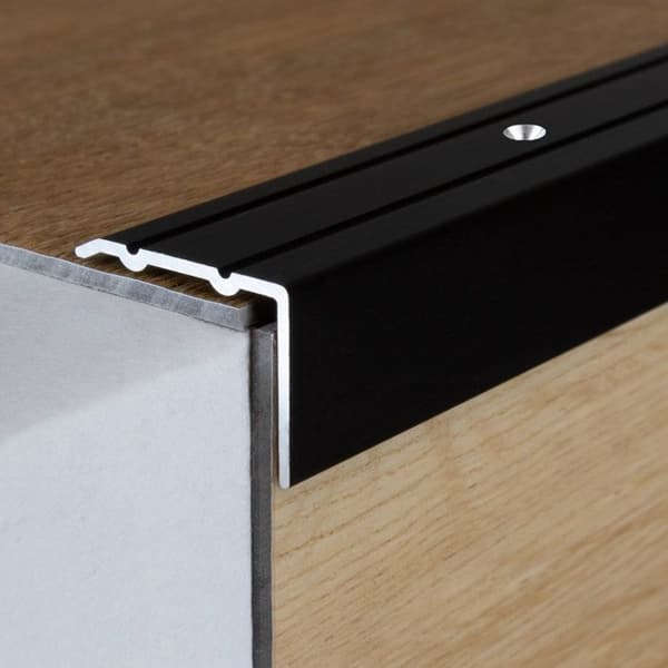 Cornière 10 x 24,5 x 800 mm Typ 88 89 Anodiserad aluminium i guld med hål