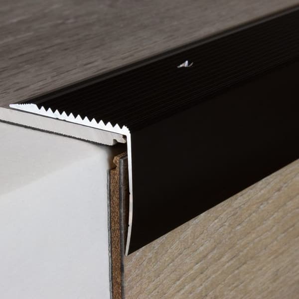 PROVISTON Nästa steg 42 x 50 x 2500 mm Nästa steg Trappräcke Kombinerad vinkel Aluminium anodiserad mörkbrons Perc...