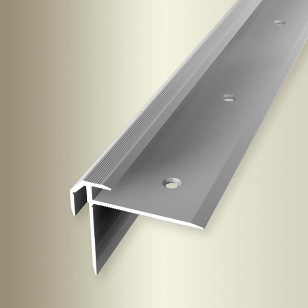 Nez de marche 30 x 38 x 2500 mm Aluminium Cornière striée Argent Küberit