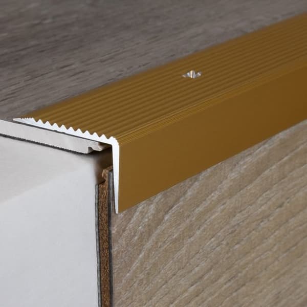 PROVISTON Trapetssteg 20 x 40 x 2700 mm Trapetssteg Trapphörn Combi-hörn Anodiserad aluminium i guld Genombruten