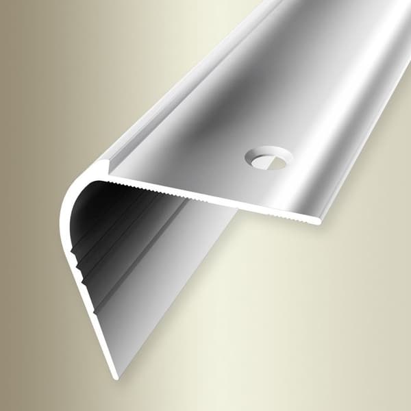 Nez av trappa 48 x 48 x 2500 mm Alu hörnprofil med borrade frästa skillnader s Küberit Alu polerad