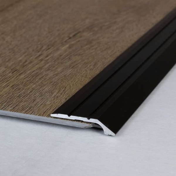 Avslutningsprofil tjocklek 4,5 mm anodiserad aluminium att skruva fast