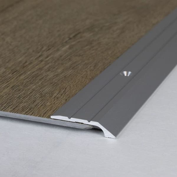 Avslutningsprofil tjocklek 4,5 mm anodiserad aluminium att skruva fast