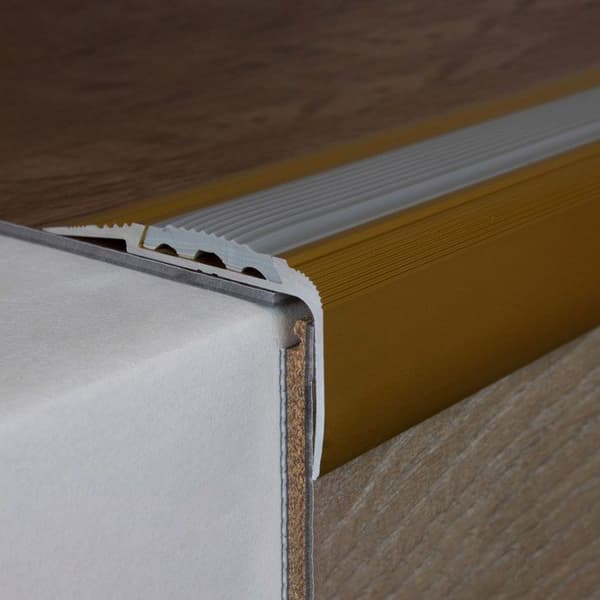 PROVISTON Trappsteg 27 x 58 x 2500 mm Trappsteg Hörnprofil Kombinerad hörnprofil Anodiserad aluminium i guld med hål