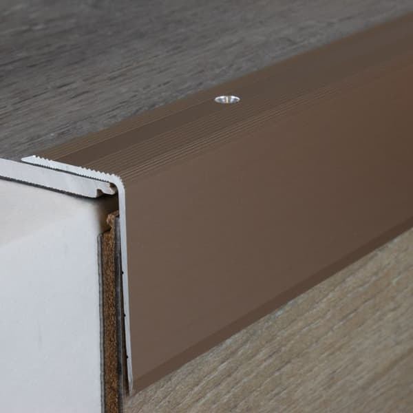 Aluminium bronzefärgad tröskel L 30 mm H 52 mm Längd 2700 mm Skruvmontering 1 styck