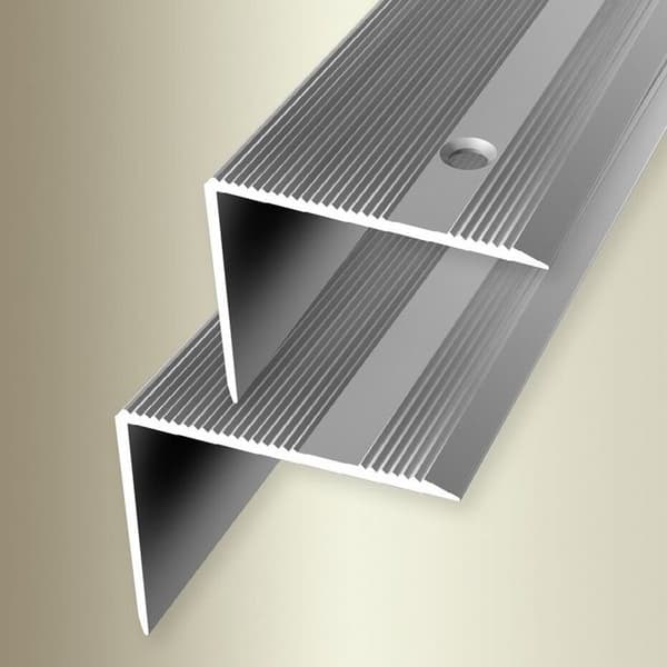 PROVISTON Hörnlist l 45 mm H 0 - 37 mm Aluminium Spårad Genomborrad Nedsänkt Silver L 2500 mm