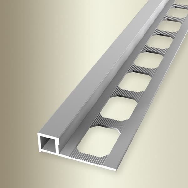 Avslutningsvinkel för kvadratplattor 9 x 31 mm Tjocklek 9 mm stämplad sluten silver