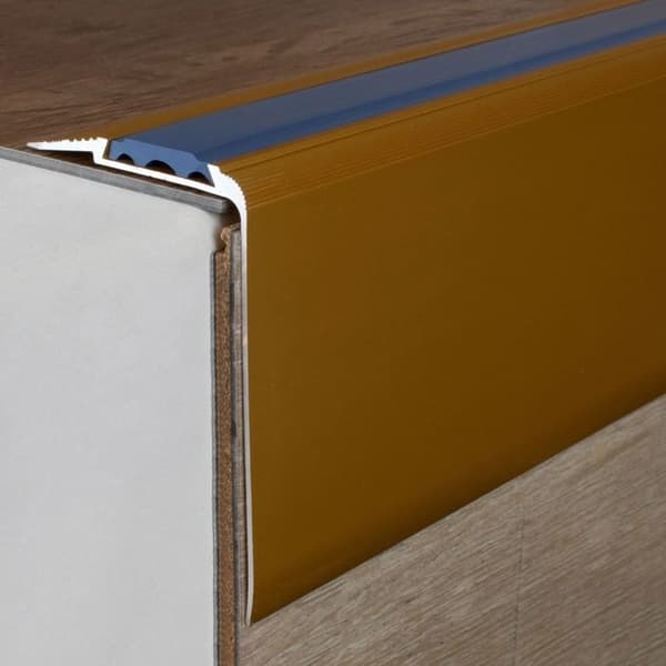 Kombinerad hörn och vinkel plattformstrappa mått 80 mm x 58 mm i anodiserad aluminium med hål av Auer metal-guld-2700