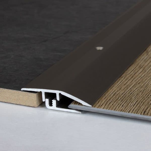 PROVISTON Anpassningsprofil Alu anodiserat Stålutseende l 21mm H 5 - 9mm Förborrad L 2700 mm