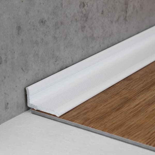 Självhäftande sockel 10 x 18,4 mm för väggavslutning i anodiserad aluminium ljusbrons-2700