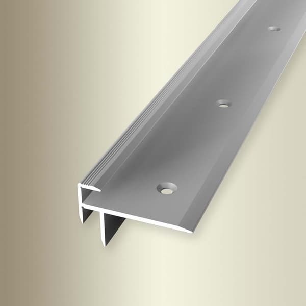 Trapp profil 18 x 40 x 2500 mm Aluminium Strimmigt hörn Profil Silver Küberit