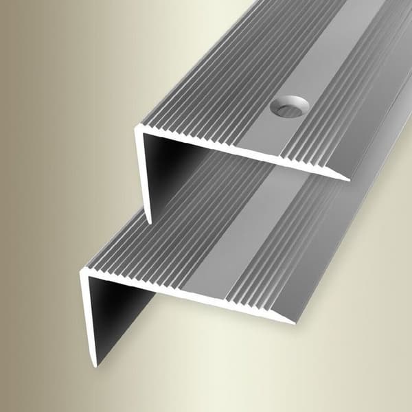 PROVISTON Hörnlist l 40 mm H 0 - 22 mm L 1000 mm Anodiserad aluminium Rillad Rostfritt stål Nedsänkt borrning