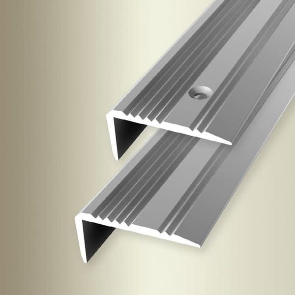 PROVISTON | Hörnlist | Bredd: 43 mm | Höjd: 0 - 20 mm | Aluminium | Rillad | Försänkt hålad
