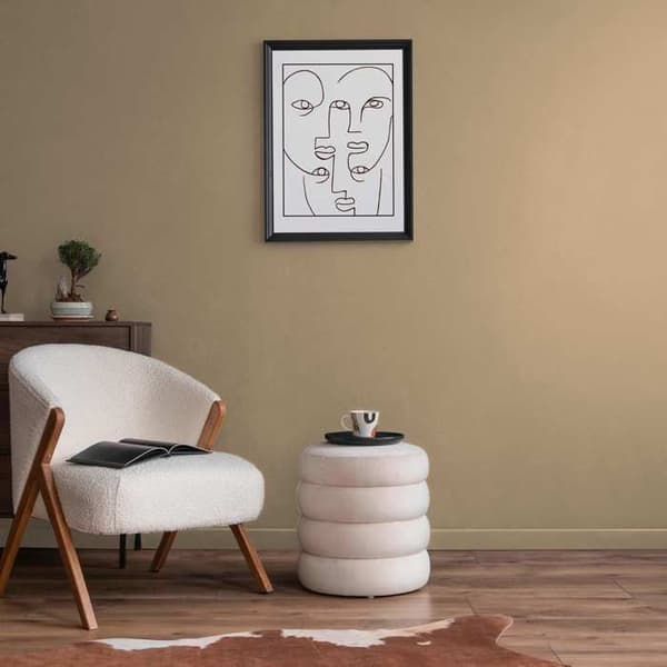 Väggfärg Beige PURO Breezy Beige Dispersion exklusiv för inomhus Hög intensitet på 1 liter