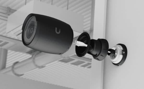 Ubiquiti UniFi AI Professional - Nätverksövervakningskamera - kula - inomhusbruk, utomhusbruk - väderbeständig - färg (Dag&Natt) - 8 MP - 3840 x 2160