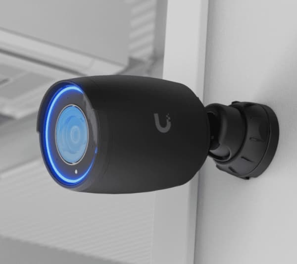 Ubiquiti UniFi AI Professional - Nätverksövervakningskamera - kula - inomhusbruk, utomhusbruk - väderbeständig - färg (Dag&Natt) - 8 MP - 3840 x 2160