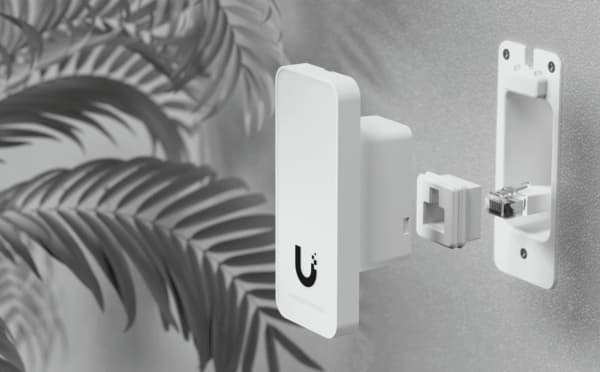 Ubiquiti UniFi Access Reader G2 - Bluetooth/NFC-närhetsläsare - kabelansluten - NFC, Bluetooth 4.1, Mifare - 13.56 MHz - 10/100 Ethernet - vit