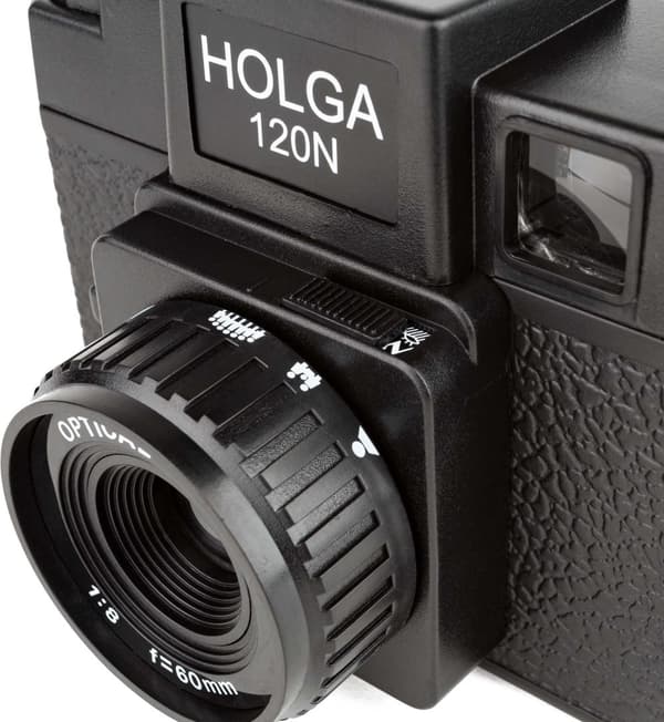 Holga 120N, black