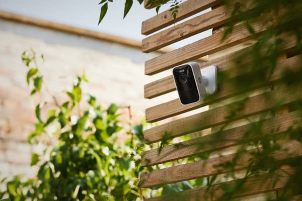 Yale Smart Outdoor Camera udendørs og indendørs overvågningskamera, 1080p