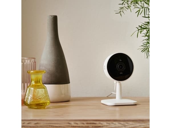 Yale SV-IC-1A-W-EU, IP-säkerhetskamera, inomhus, Trådlös, Amazon Alexa & Google Assistant, Skrivbord/vägg, Vit