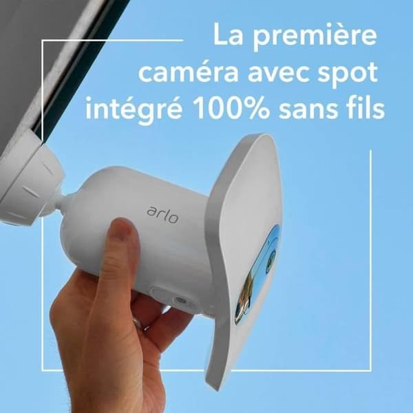 Arlo Pro 3 Floodlight övervakningskamera - Trådlöst WiFi - Svart - 2K - Kraftfull integrerad spotlightbelysning